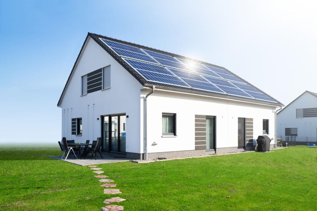 Benefits of Installing Rooftop Solar Panels for Homes